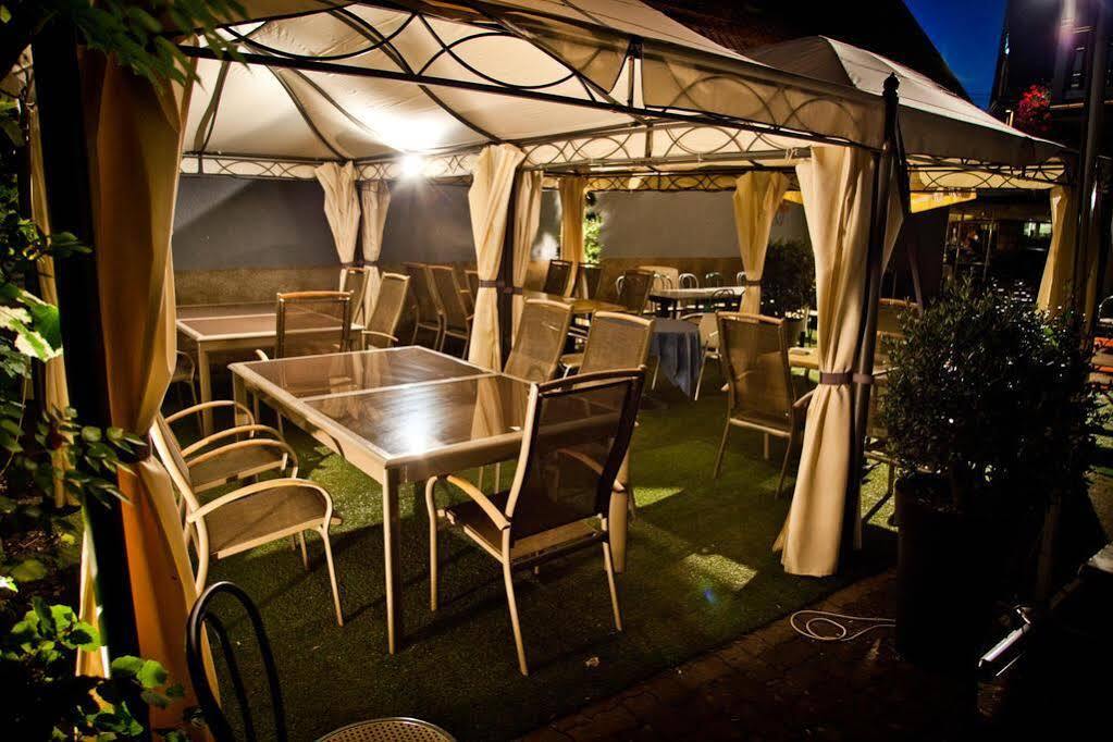 Logis Hotel Aux Comtes De Hanau Ingwiller Kültér fotó